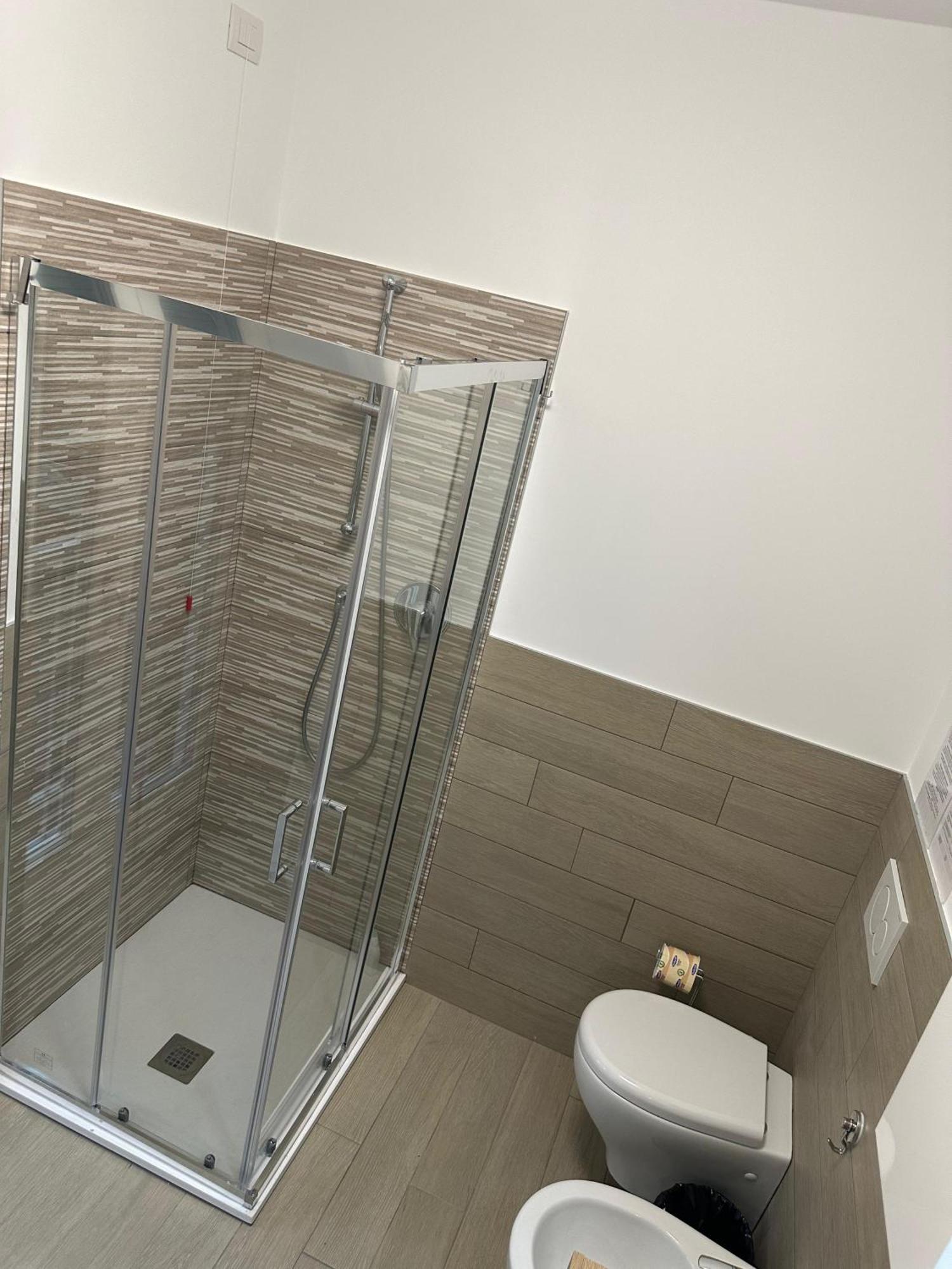Casa Ideale Tim Appartmanti Moderni Vicina Al Centro เลคโค ภายนอก รูปภาพ