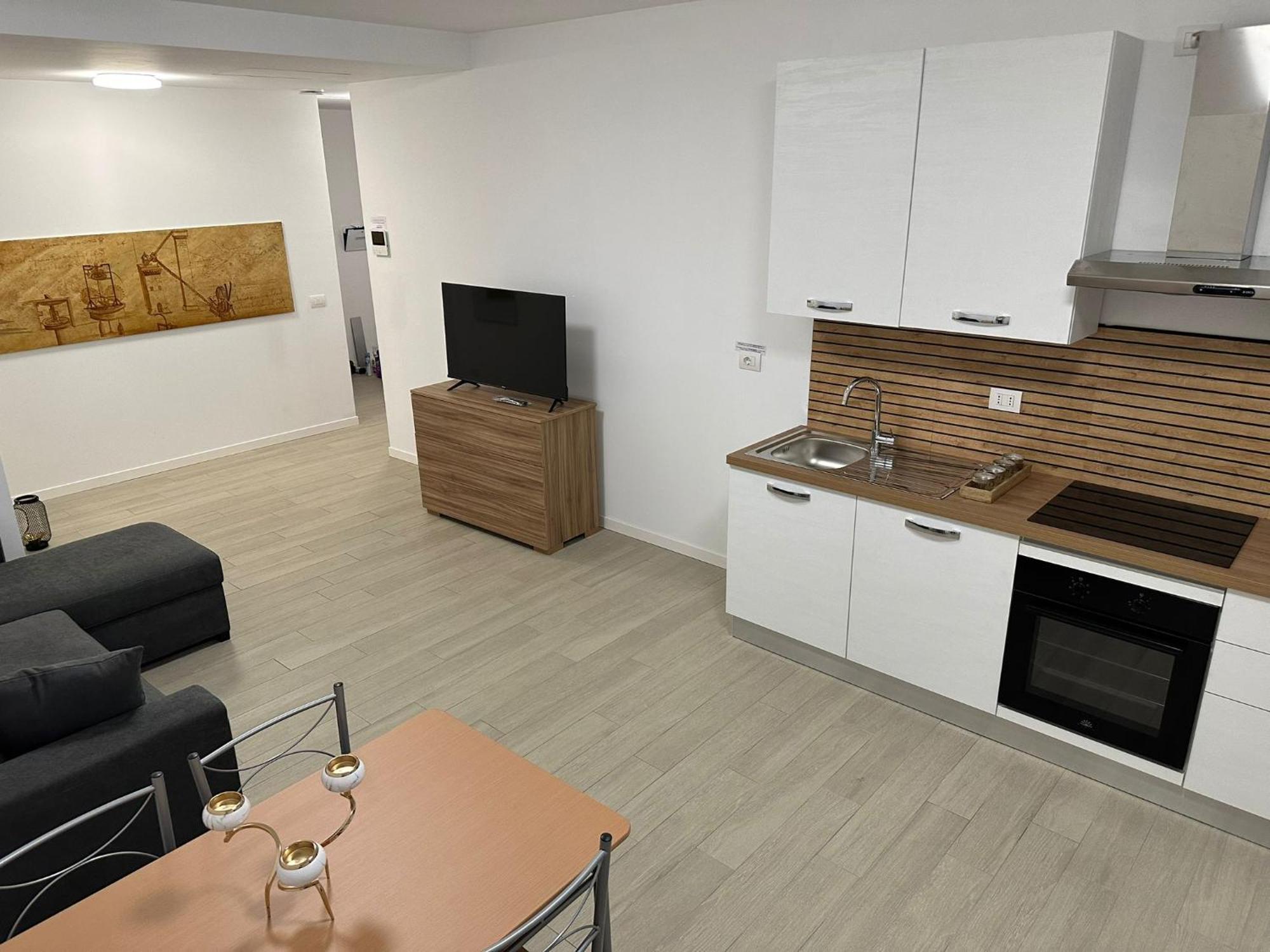 Casa Ideale Tim Appartmanti Moderni Vicina Al Centro เลคโค ภายนอก รูปภาพ