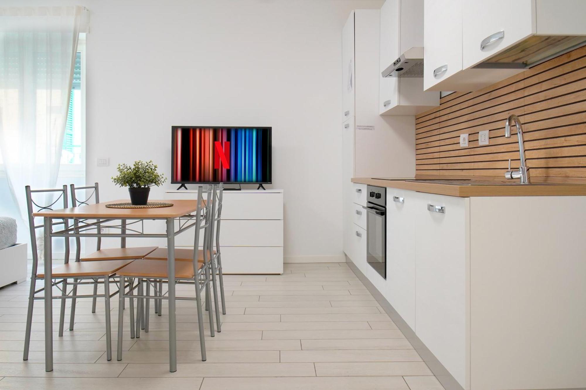 Casa Ideale Tim Appartmanti Moderni Vicina Al Centro เลคโค ภายนอก รูปภาพ