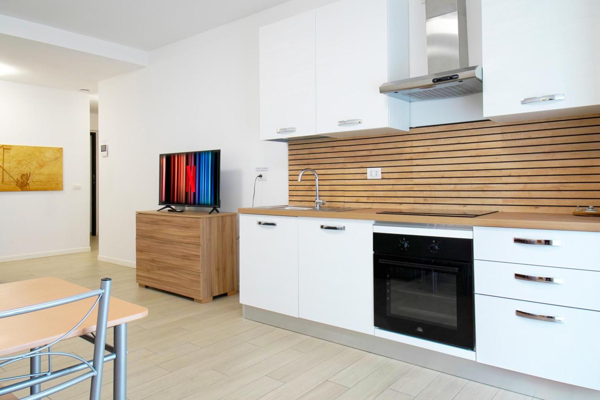 Casa Ideale Tim Appartmanti Moderni Vicina Al Centro เลคโค ภายนอก รูปภาพ