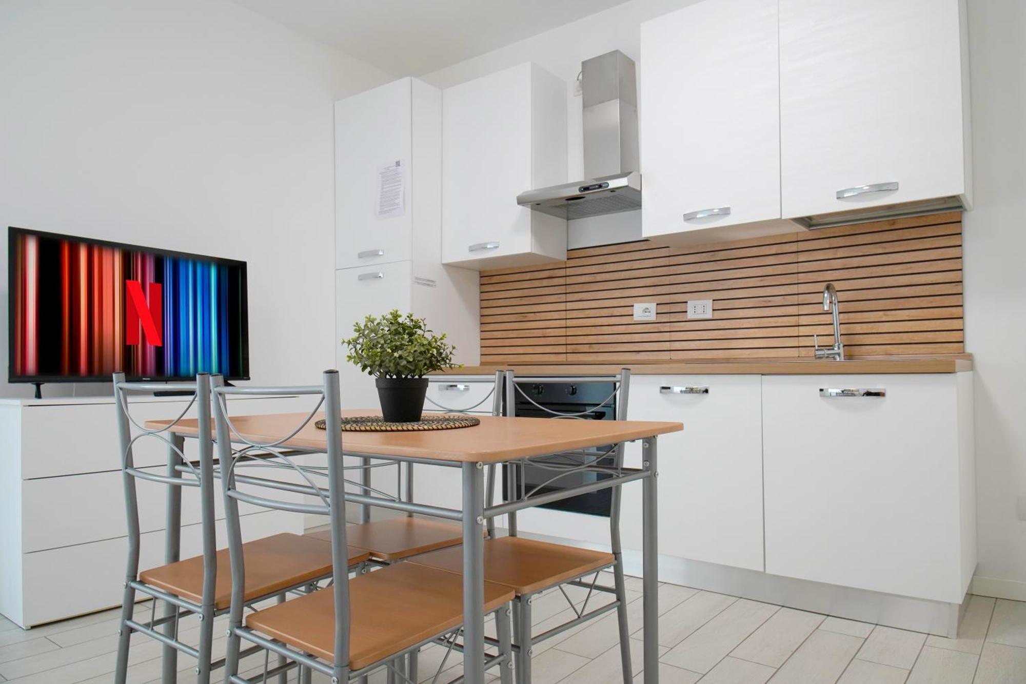 Casa Ideale Tim Appartmanti Moderni Vicina Al Centro เลคโค ภายนอก รูปภาพ